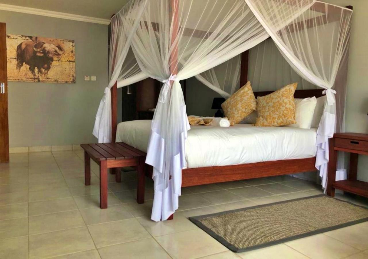 Tlou Safari Lodge Kasane Eksteriør bilde