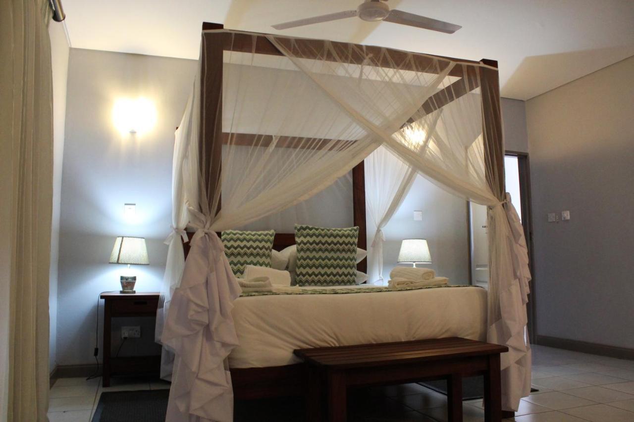 Tlou Safari Lodge Kasane Eksteriør bilde